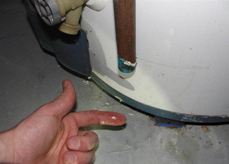 Hình 3 của Nguyên nhân và cách khắc phục lỗi máy nước nóng chảy ra