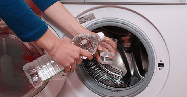 Không khó để khử mùi hôi khó chịu trong máy giặt