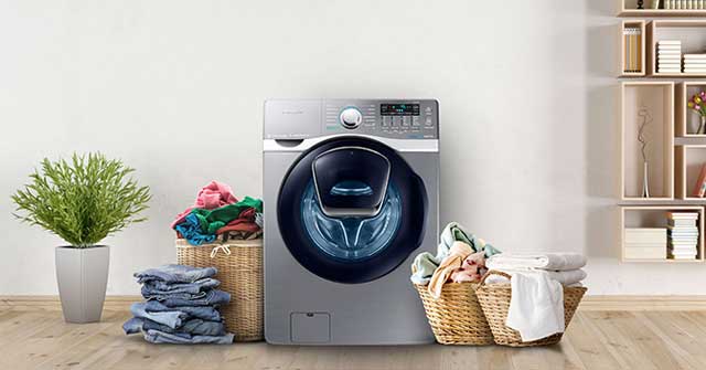 Cách mở máy giặt cửa ngang an toàn khi giặt